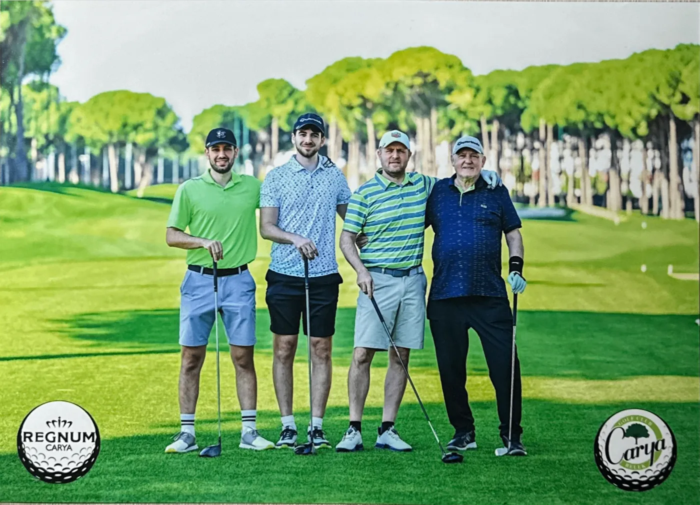 Radovan Vitek s otcom a synmi Andrejom a Jakubom na golfe v Beleku